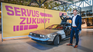 In der Münchner „Motorworld“ gab FDP-Spitzenkandidat Martin Hagen einen ersten Einblick in die Kampagne.